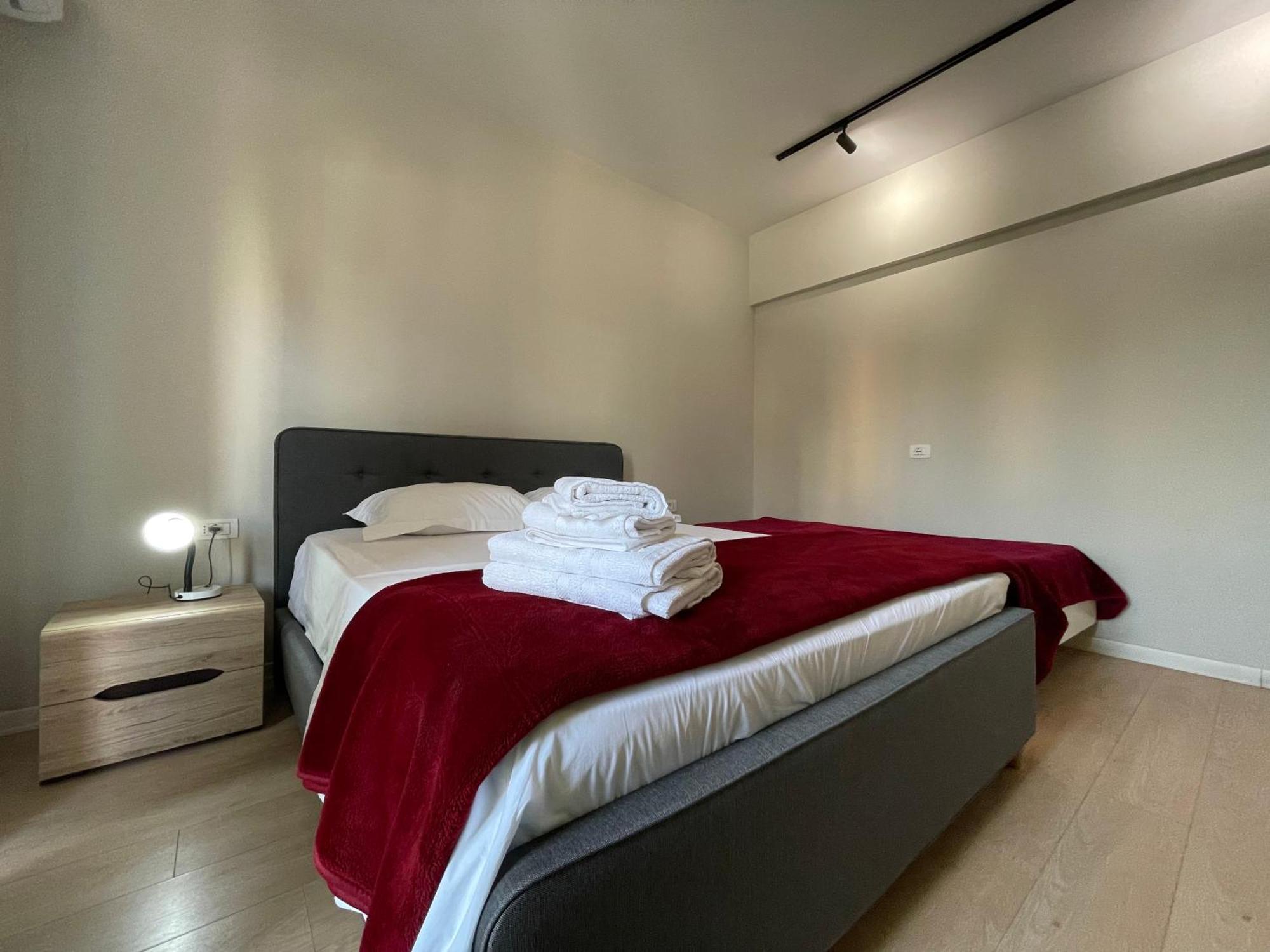 Downtown View Modern Apartment Tiranë Ngoại thất bức ảnh